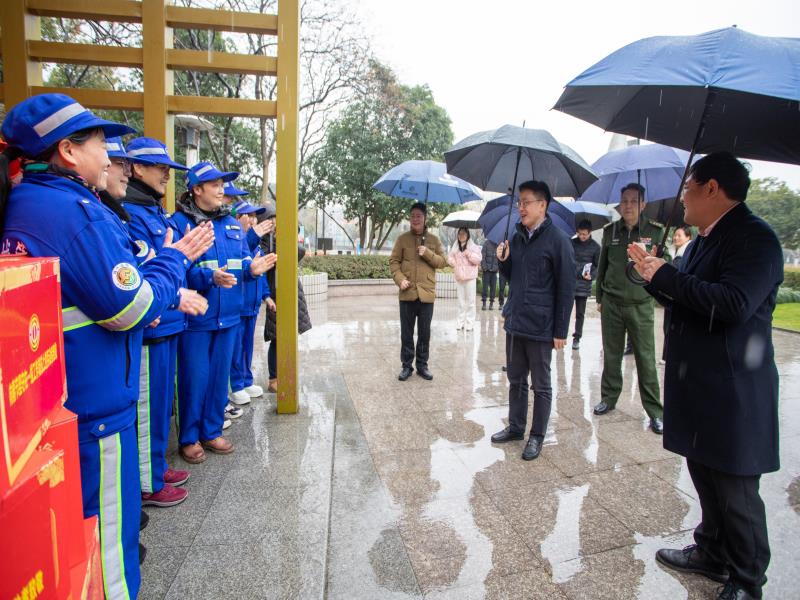 岁寒情暖迎新春！区领导李军、姜永华看望慰问萧山环投集团一线职工